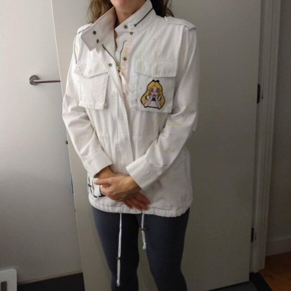 Alice in Wonderland White Denim Trucker Jacket Size Medium - Picture 1 of 7